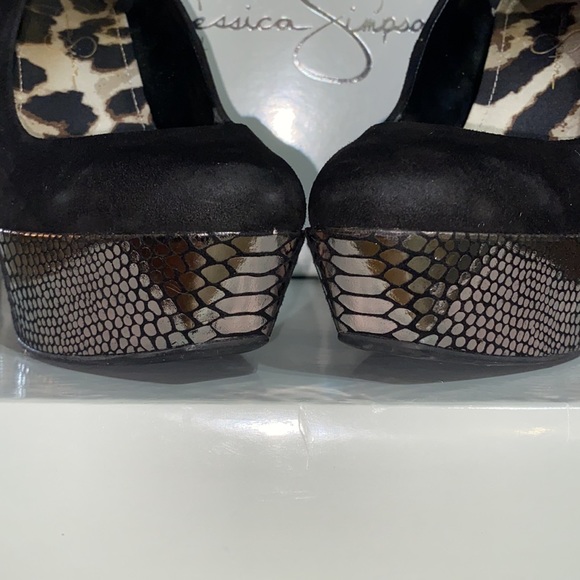 Jessica Simpson - Picture 2 of 12